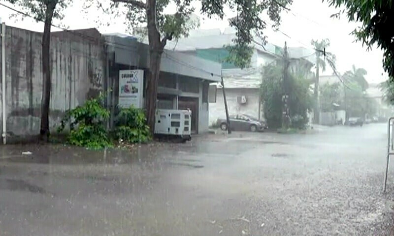 Lahore receives heavy showers as Met Office warns of urban, flash floods . Met Office